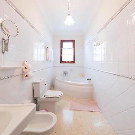 La Canariona, A Charming * Valsequillo