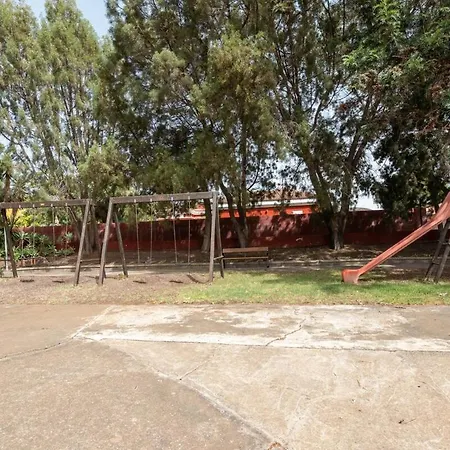 La Canariona, A Charming *