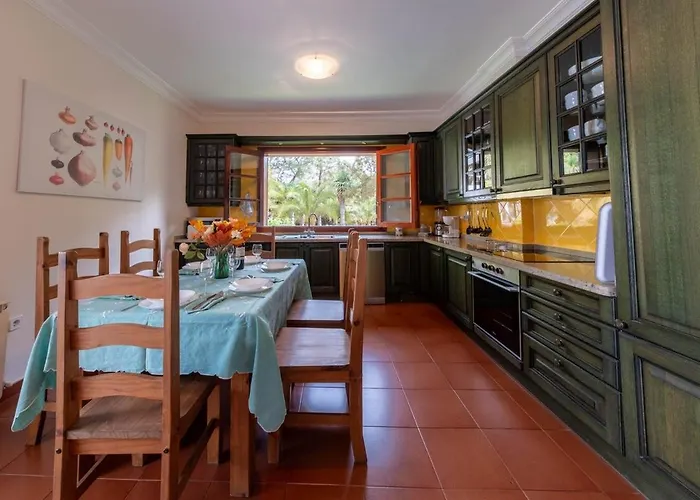 Chalet La Canariona, A Charming *