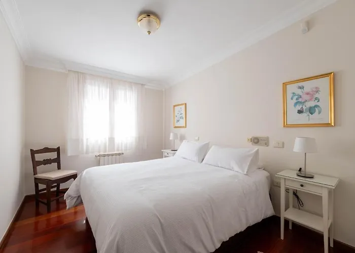 La Canariona, A Charming *